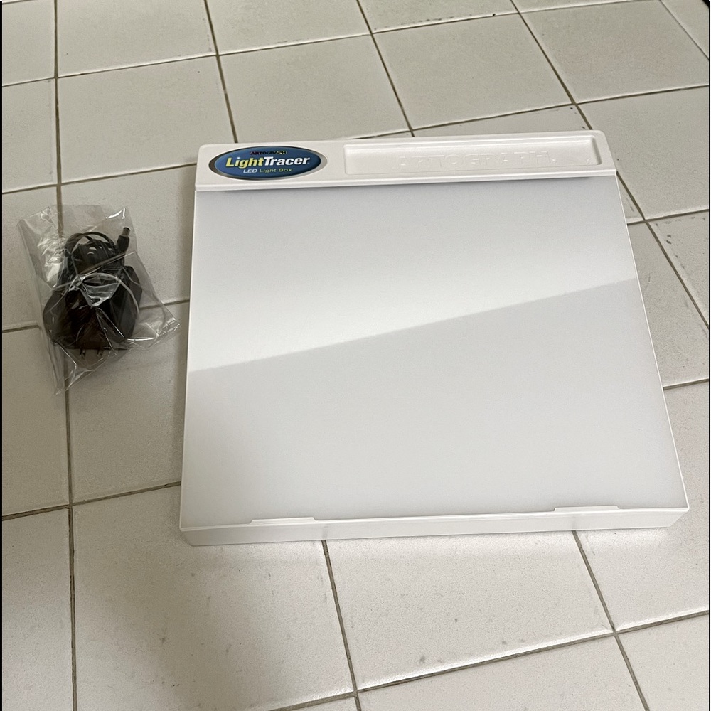 LightTracer LED Lightbox for Art, Tracing, Drawing, Illustrating. Lightly used.
